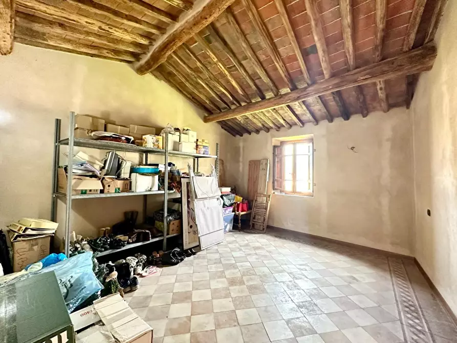 Immagine 16 di Rustico / casale in vendita  a Capannori