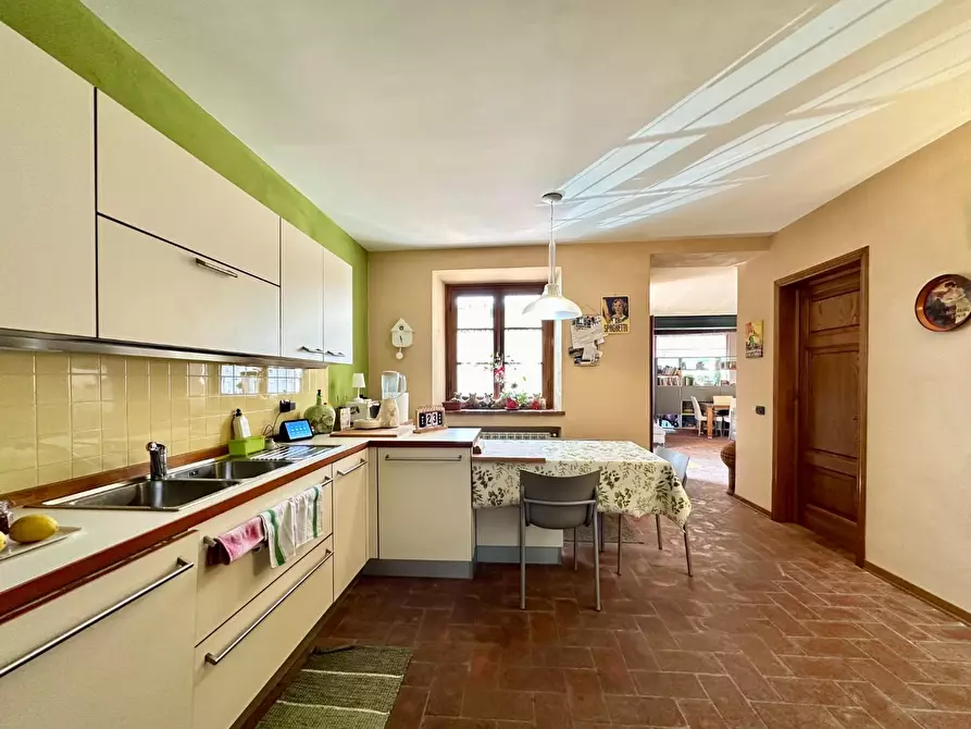 Immagine 31 di Rustico / casale in vendita  a Capannori