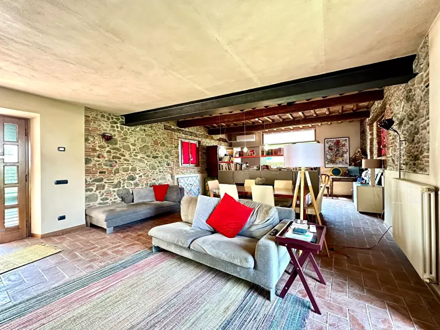 Immagine 4 di Rustico / casale in vendita  a Capannori