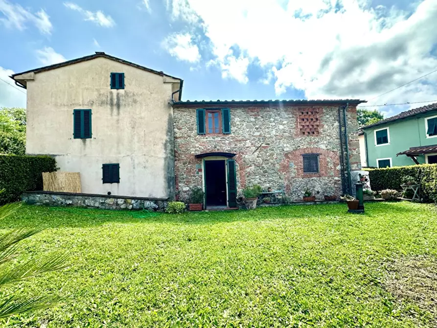 Immagine 45 di Rustico / casale in vendita  a Capannori