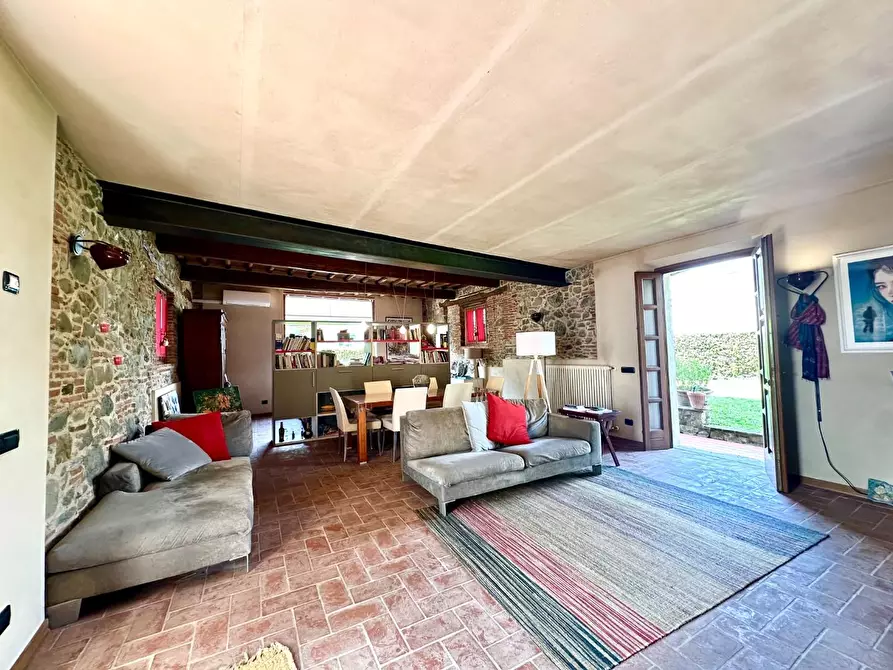 Immagine 5 di Rustico / casale in vendita  a Capannori