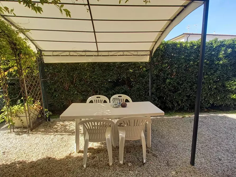 Immagine 10 di Appartamento in vendita  a Camaiore