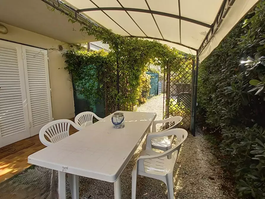 Immagine 42 di Appartamento in vendita  a Camaiore