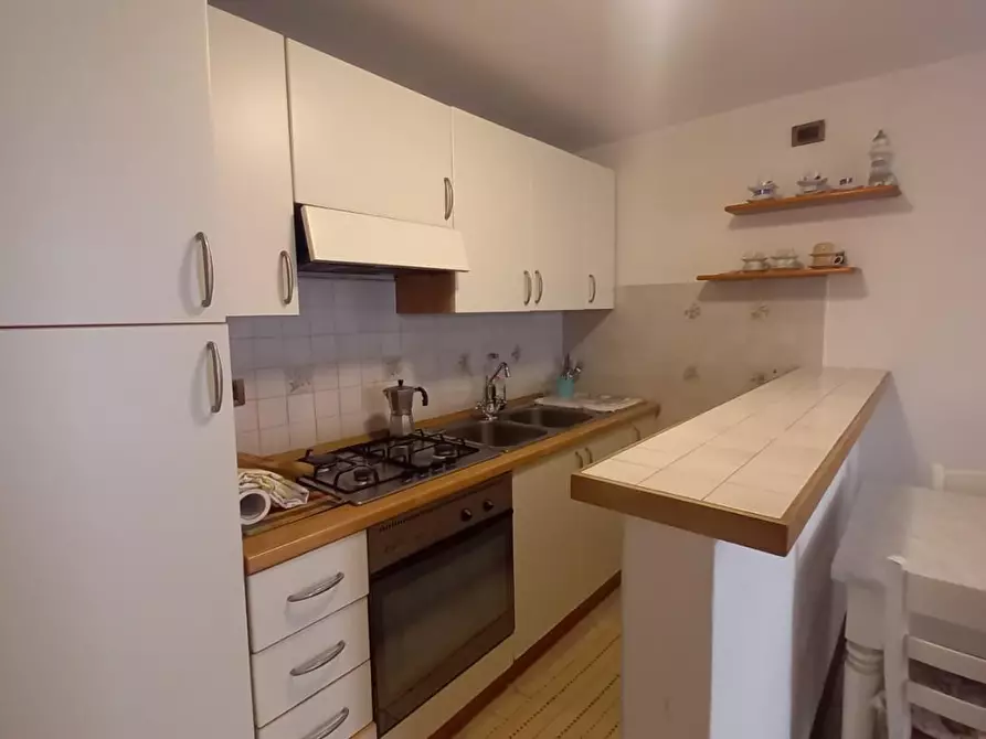 Immagine 15 di Appartamento in vendita  a Camaiore