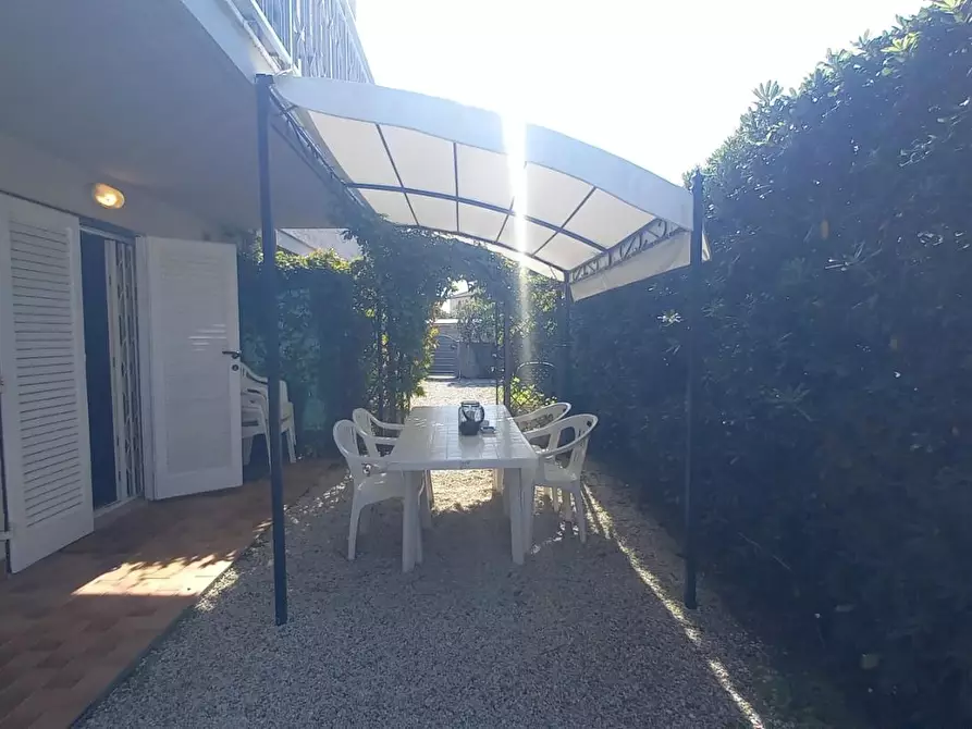 Immagine 8 di Appartamento in vendita  a Camaiore