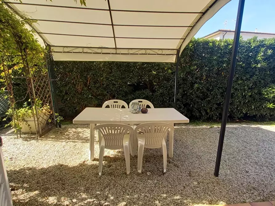 Immagine 4 di Appartamento in vendita  a Camaiore