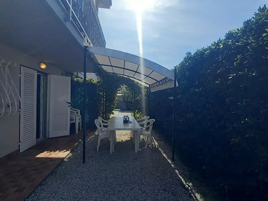 Immagine 9 di Appartamento in vendita  a Camaiore