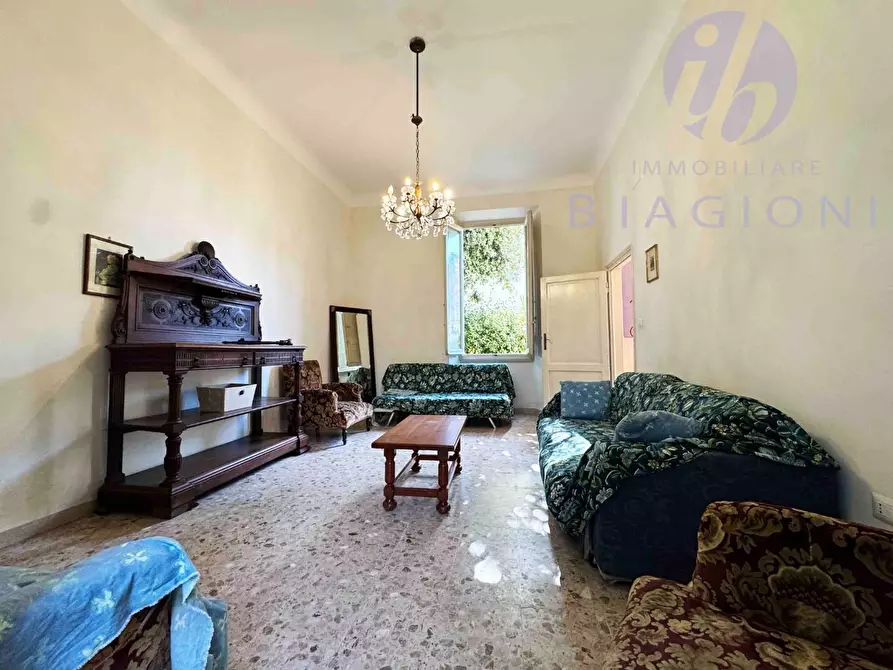 Immagine 2 di Villa in vendita  a Pietrasanta