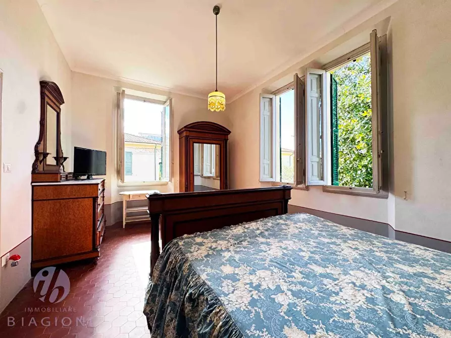 Immagine 19 di Villa in vendita  a Pietrasanta