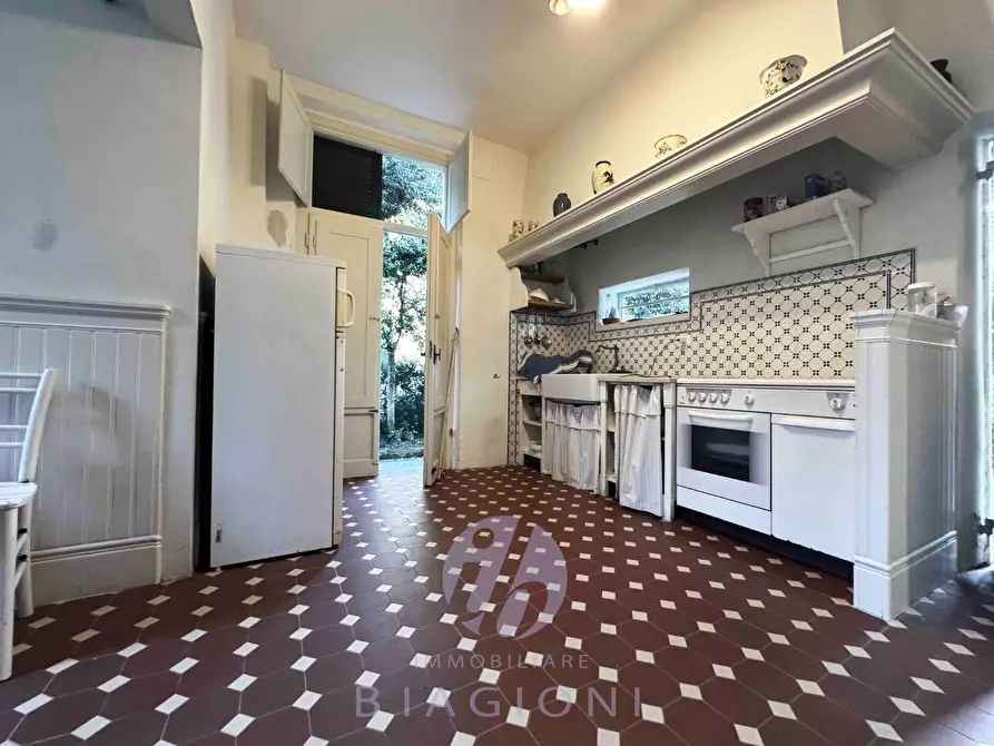 Immagine 12 di Villa in vendita  a Pietrasanta