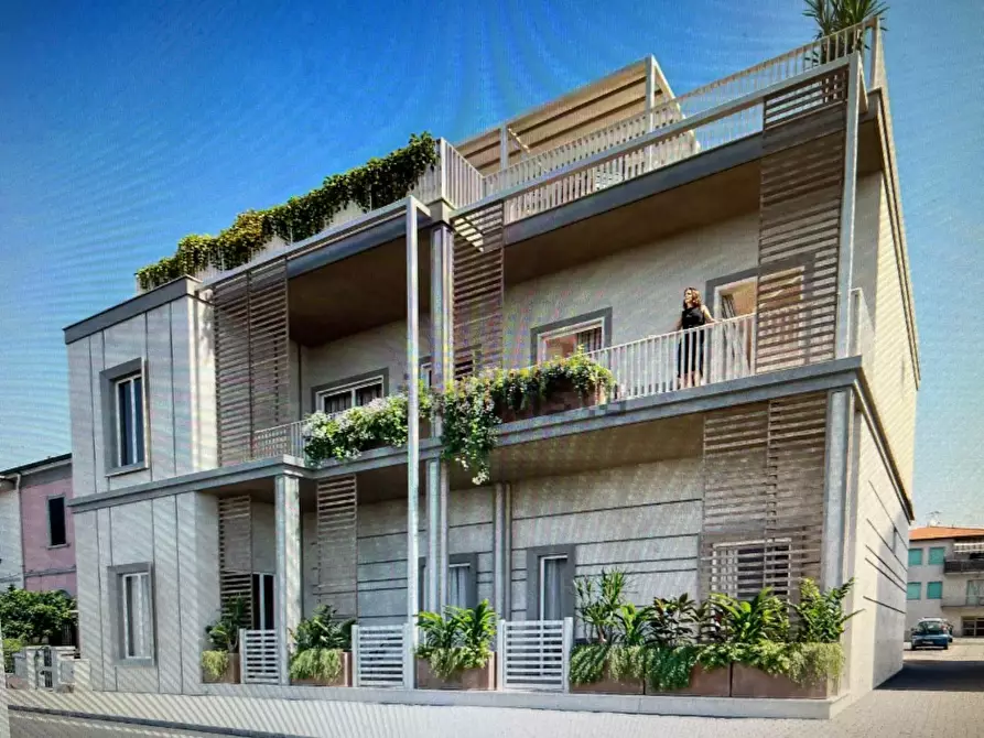 Immagine 1 di Appartamento in vendita  a Cecina