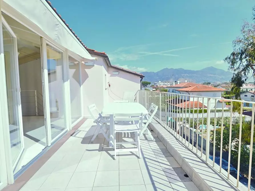 Immagine 5 di Appartamento in vendita  a Forte Dei Marmi