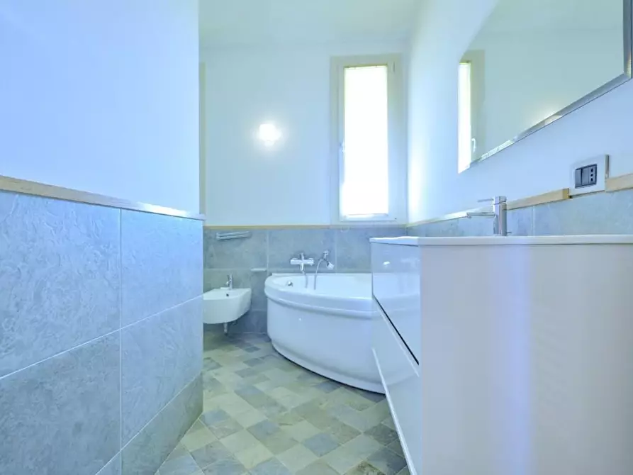 Immagine 10 di Appartamento in vendita  a Forte Dei Marmi