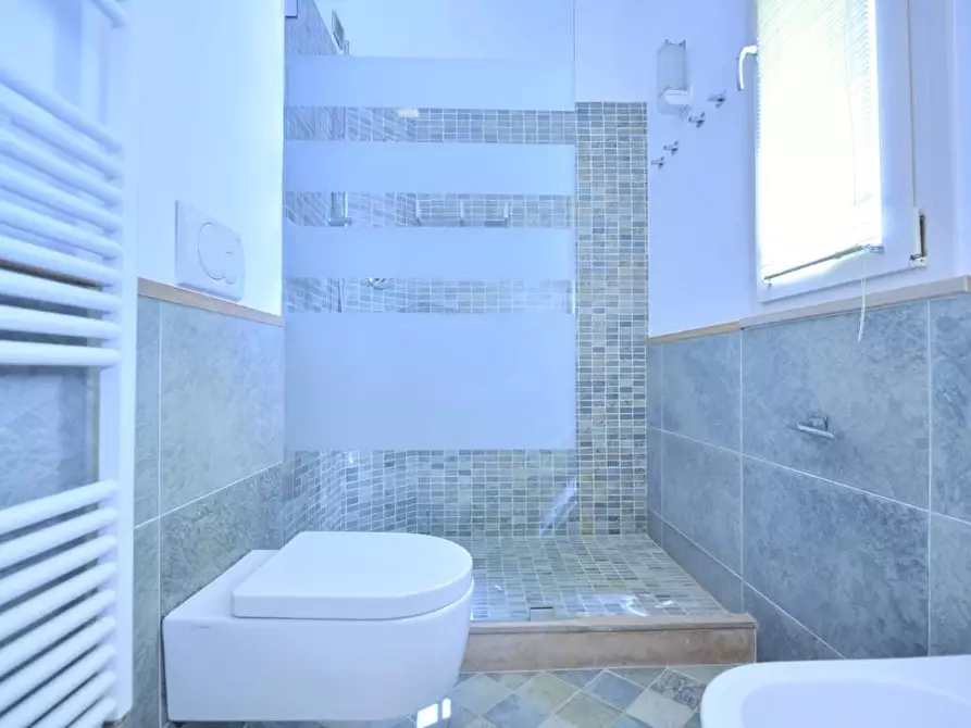 Immagine 22 di Appartamento in vendita  a Forte Dei Marmi