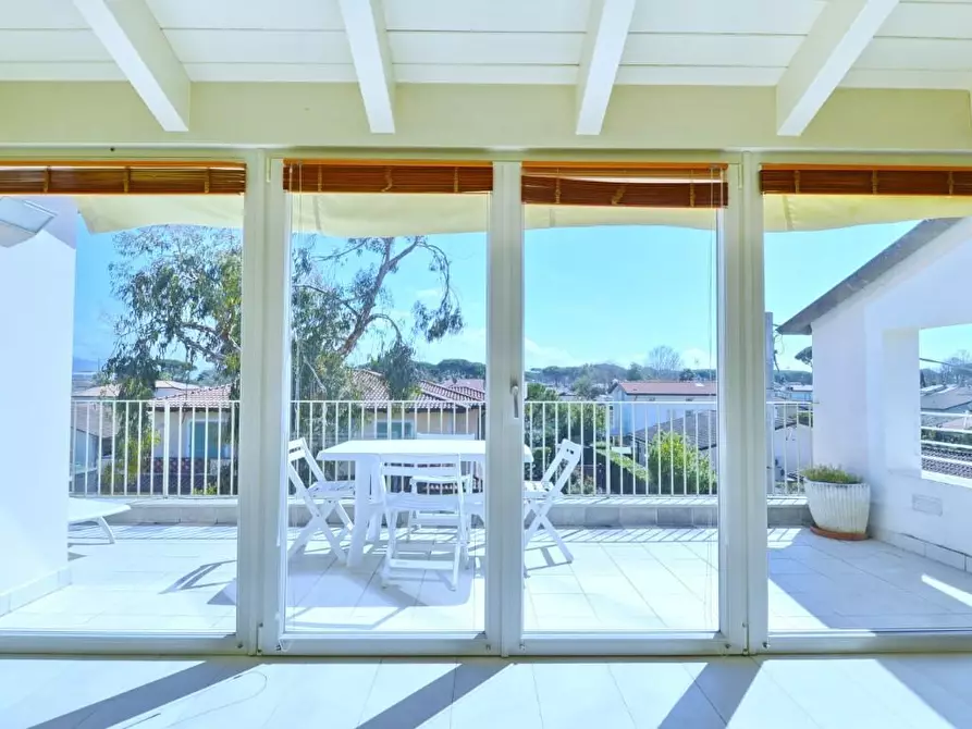 Immagine 1 di Appartamento in vendita  a Forte Dei Marmi