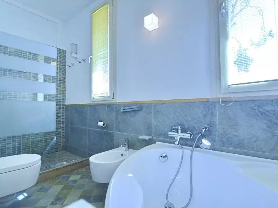 Immagine 20 di Appartamento in vendita  a Forte Dei Marmi