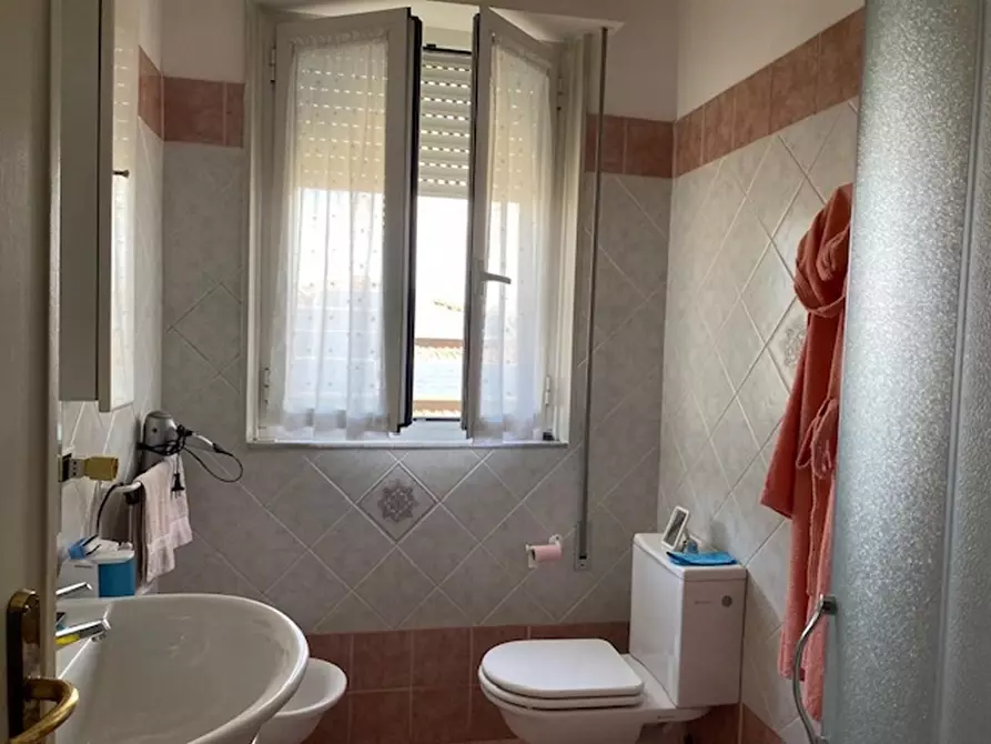 Immagine 16 di Appartamento in vendita  a Viareggio