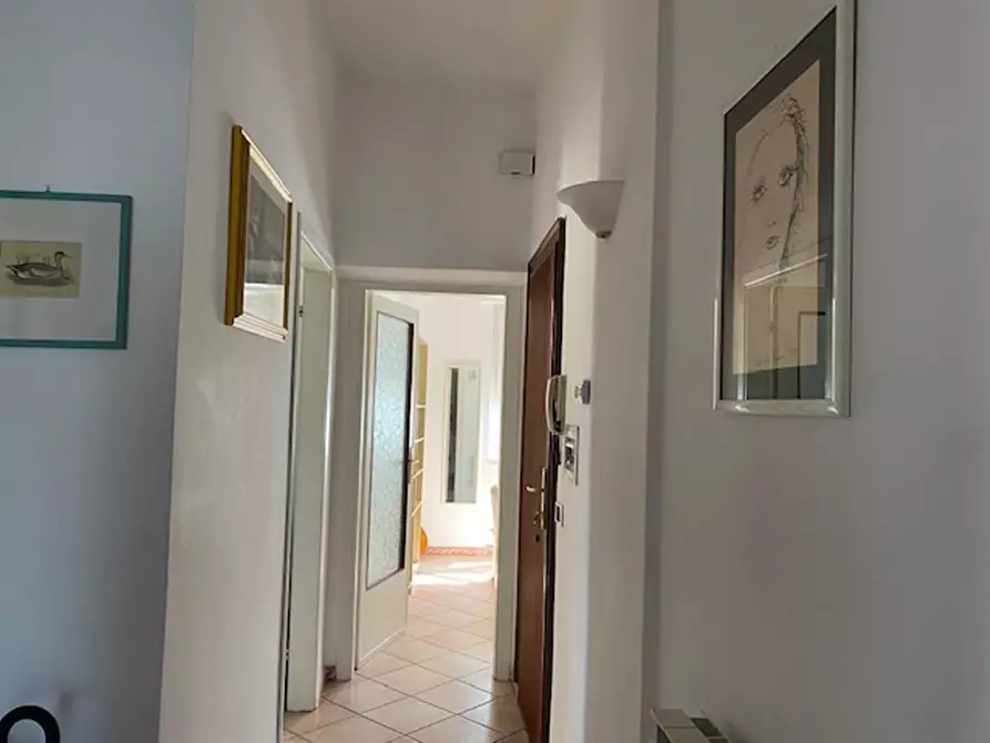 Immagine 9 di Appartamento in vendita  a Viareggio