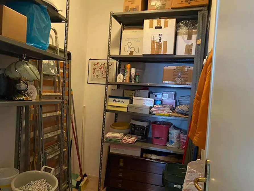 Immagine 18 di Appartamento in vendita  a Viareggio