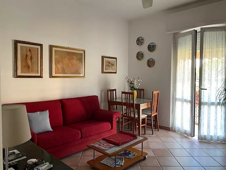 Immagine 1 di Appartamento in vendita  a Viareggio