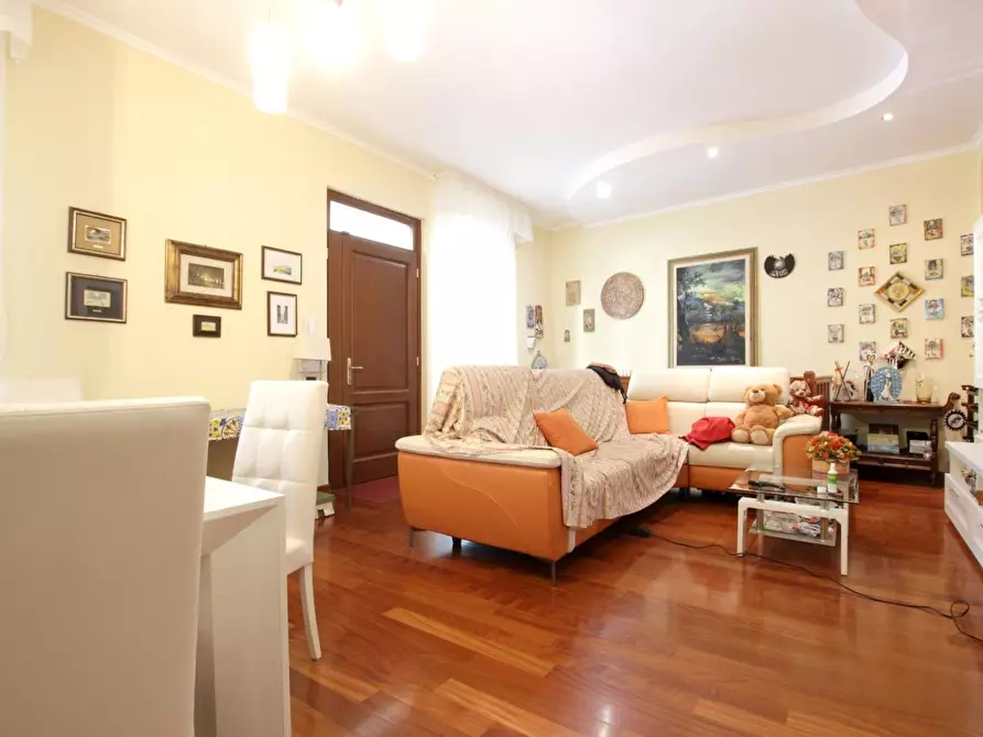 Immagine 3 di Appartamento in vendita  a Siena