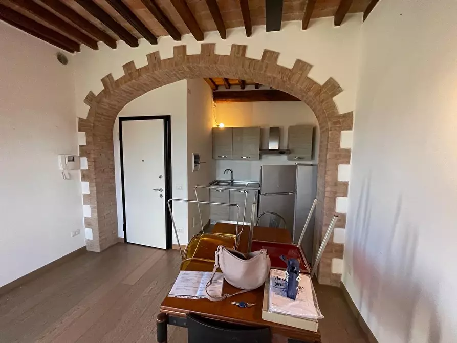 Immagine 5 di Appartamento in vendita  a Siena