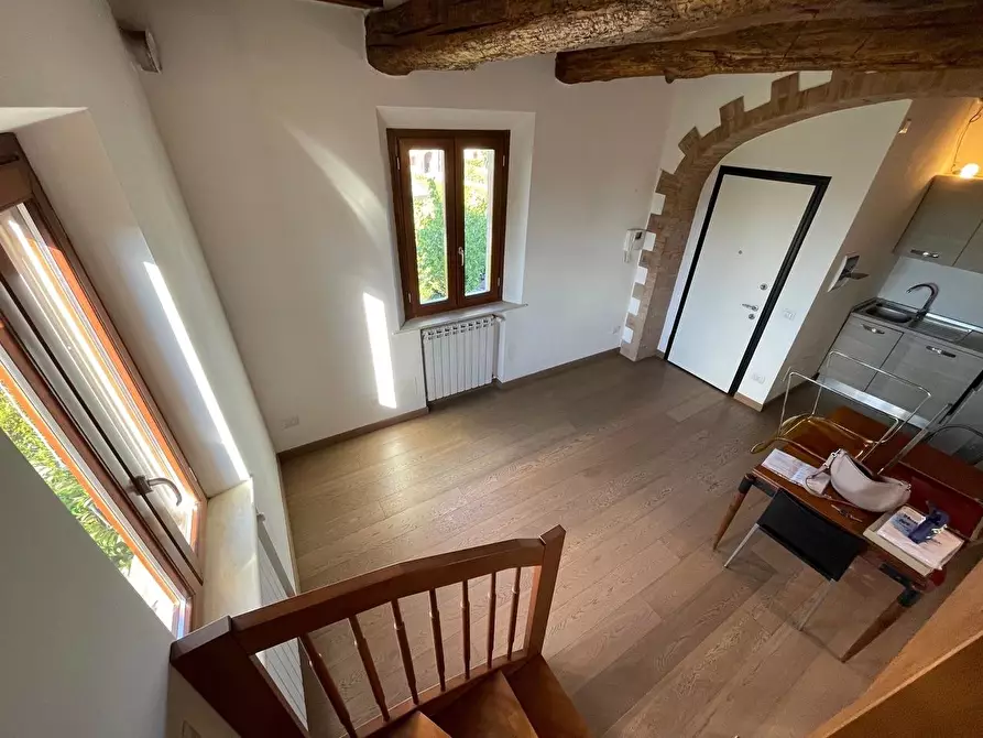Immagine 2 di Appartamento in vendita  a Siena