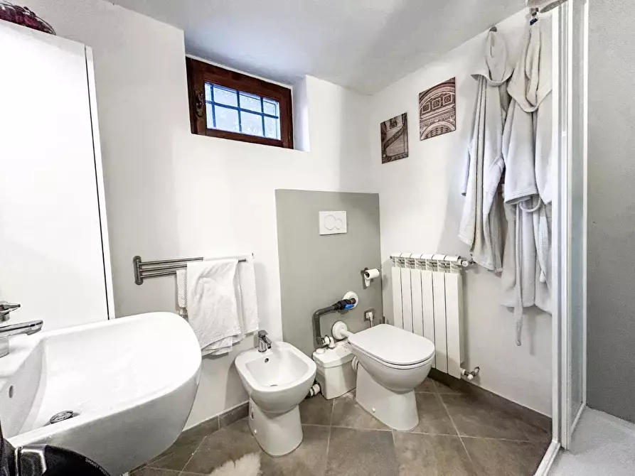 Immagine 23 di Casa bifamiliare in vendita  a Camaiore