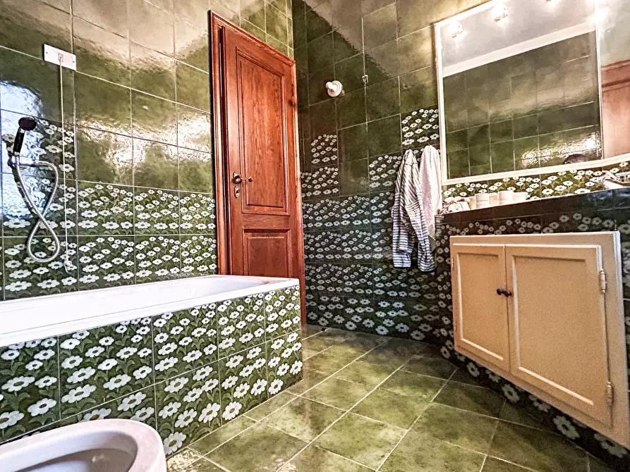 Immagine 19 di Casa bifamiliare in vendita  a Camaiore