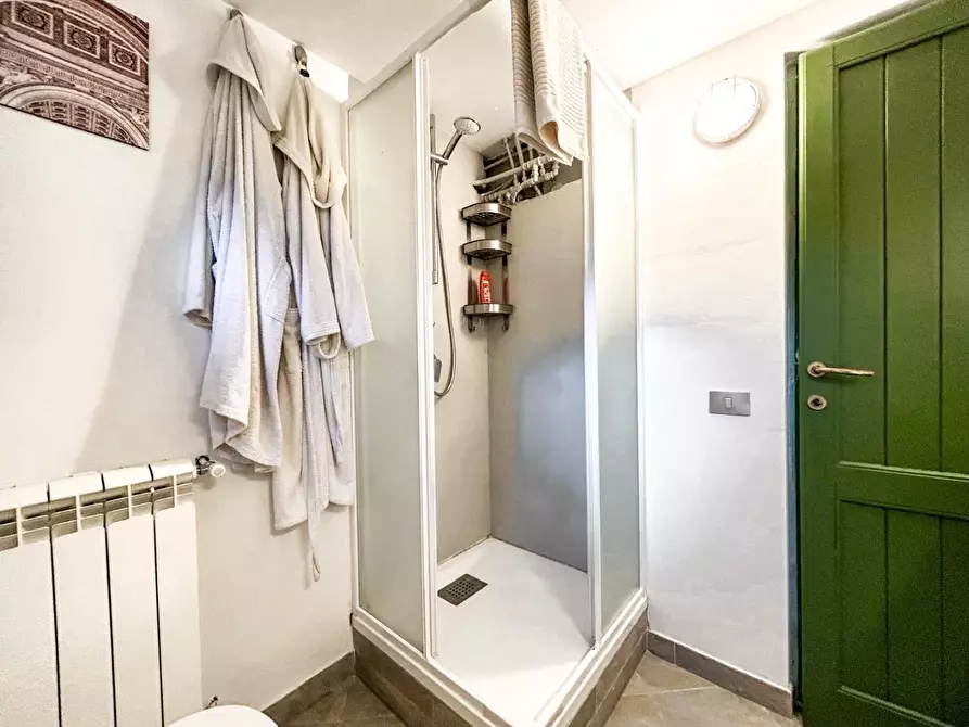 Immagine 21 di Casa bifamiliare in vendita  a Camaiore