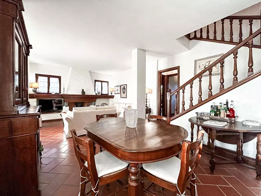 Immagine 7 di Casa bifamiliare in vendita  a Camaiore