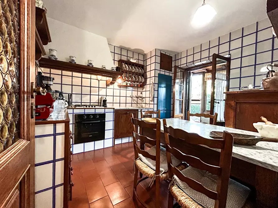 Immagine 8 di Casa bifamiliare in vendita  a Camaiore