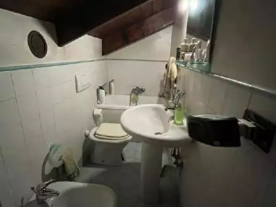 Immagine 23 di Appartamento in vendita  a Gassino Torinese