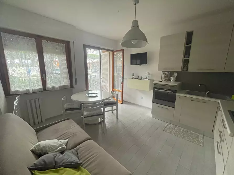 Immagine 3 di Appartamento in vendita  a Cecina