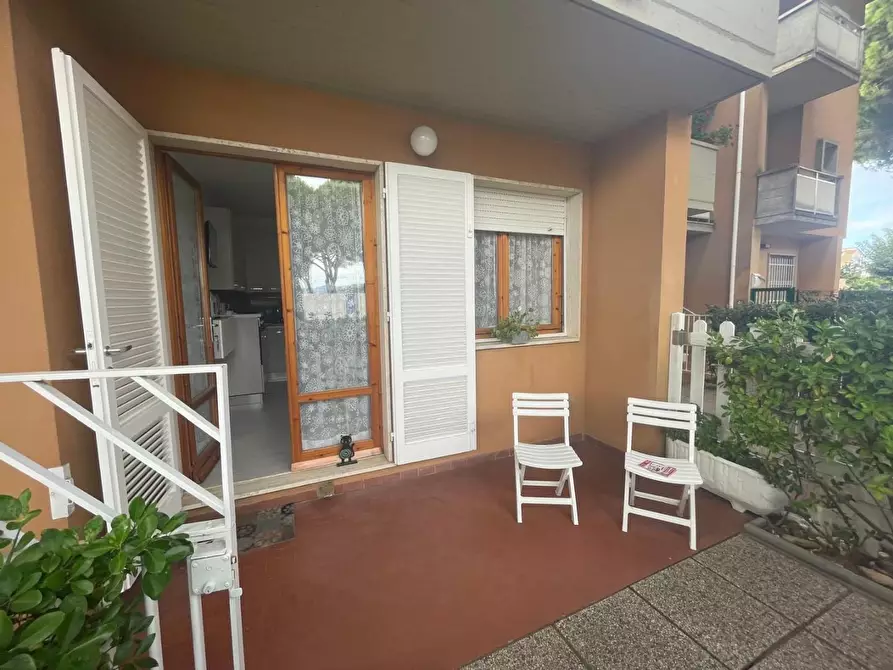 Immagine 11 di Appartamento in vendita  a Cecina