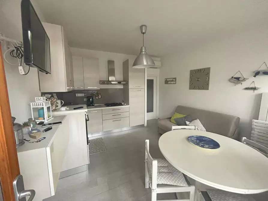 Immagine 2 di Appartamento in vendita  a Cecina