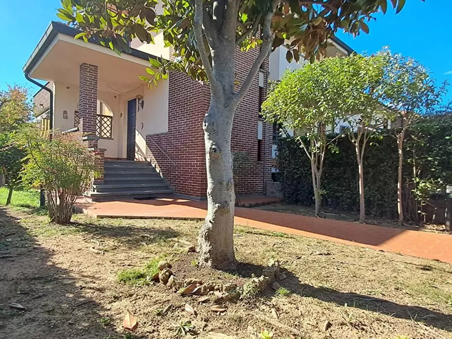 casa indipendente in vendita a Cecina