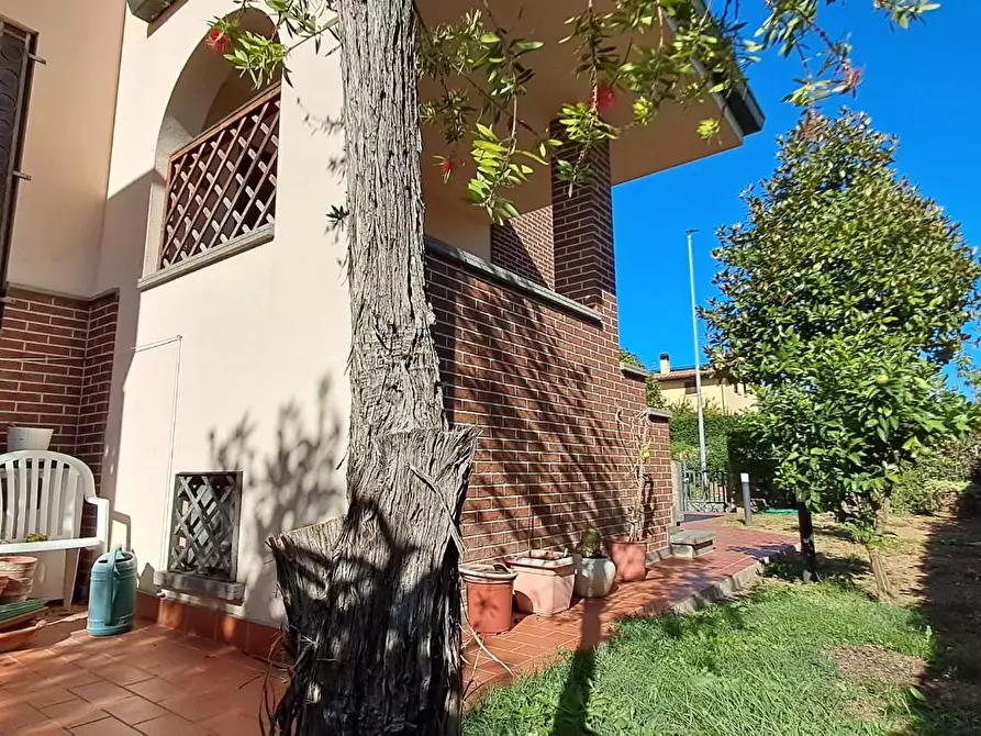 Immagine 5 di Casa bifamiliare in vendita  a Cecina