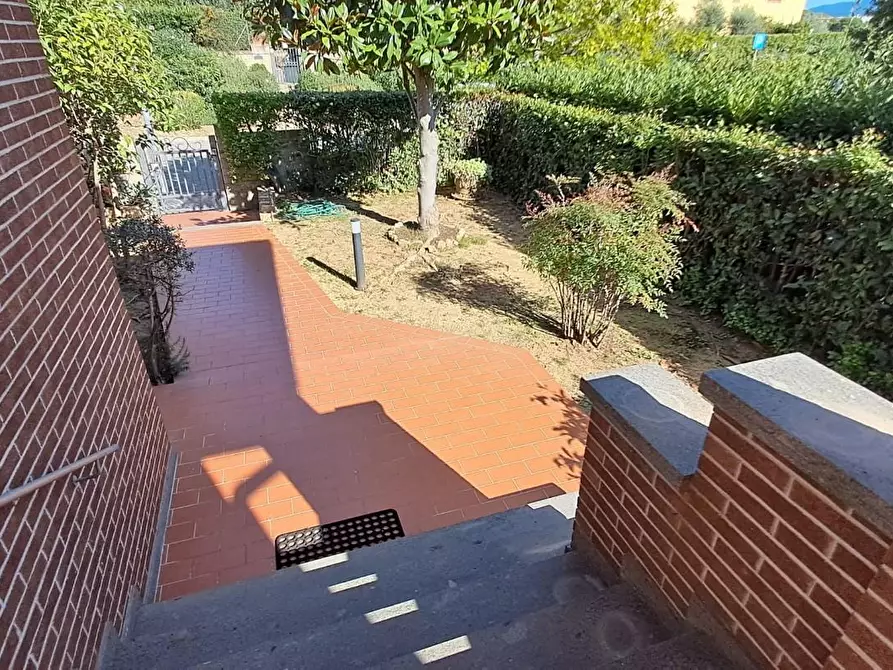 Immagine 3 di Casa bifamiliare in vendita  a Cecina