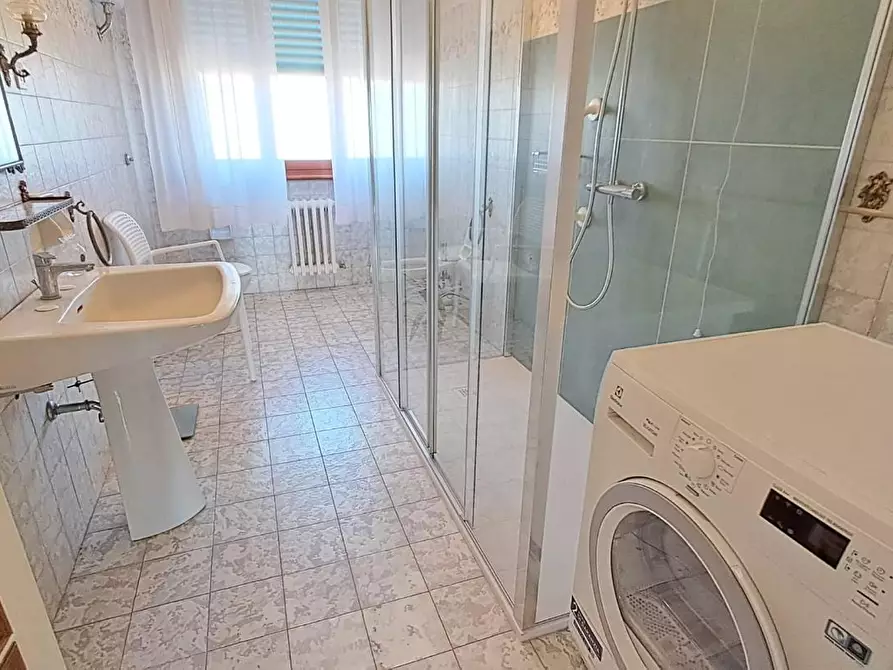 Immagine 11 di Appartamento in vendita  a Cecina