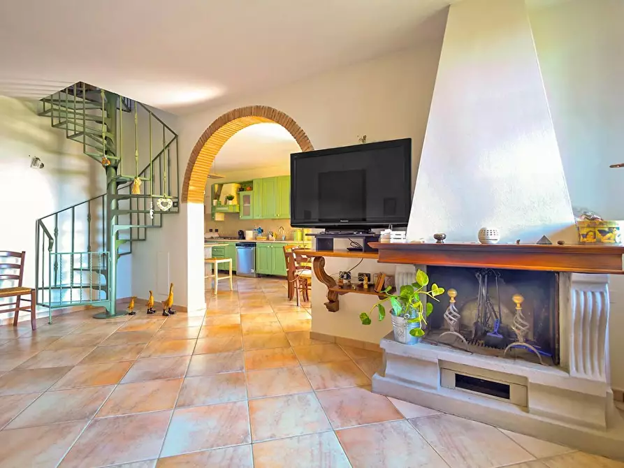 Immagine 1 di Porzione di casa in vendita  a Vecchiano