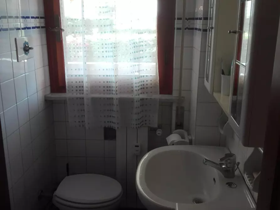 Immagine 7 di Appartamento in affitto  a Carrara