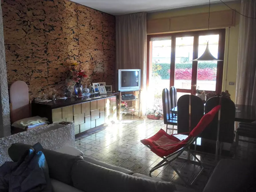 Immagine 4 di Appartamento in affitto  a Carrara