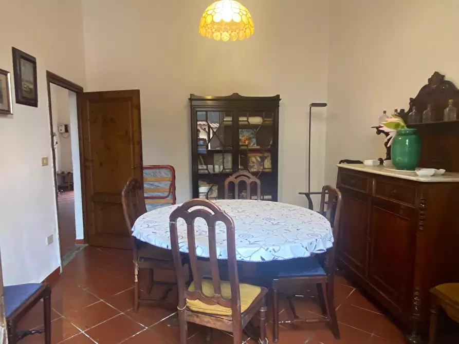 Immagine 5 di Villa in vendita  a Viareggio