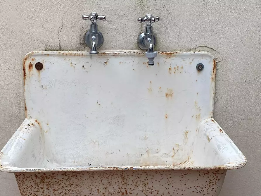 Immagine 4 di Villa in vendita  a Viareggio