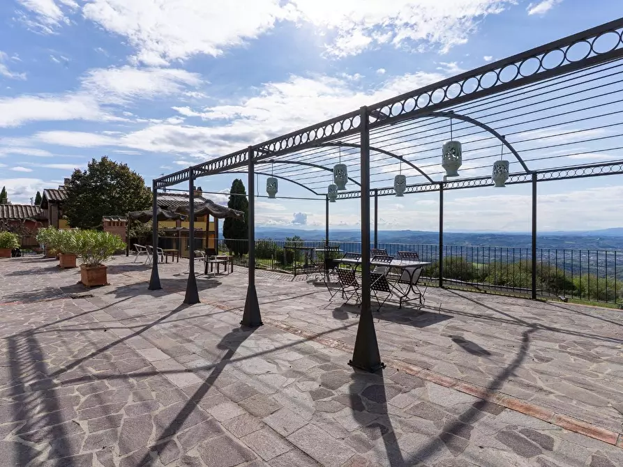 Immagine 15 di Porzione di casa in vendita  a Capraia E Limite