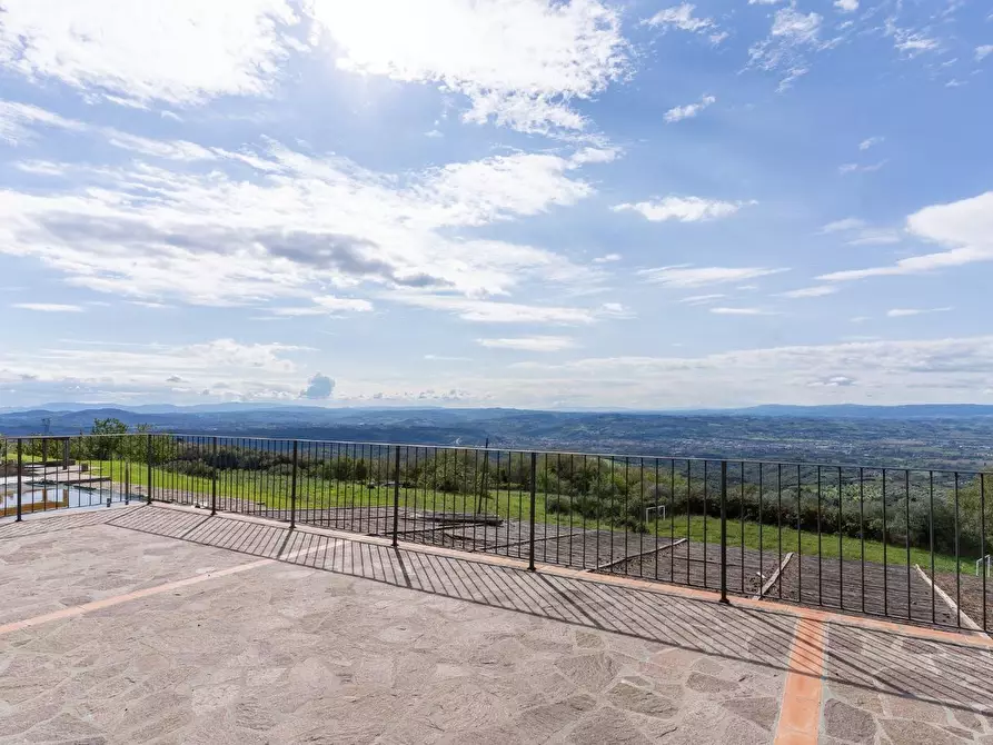 Immagine 18 di Porzione di casa in vendita  a Capraia E Limite