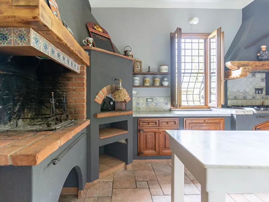 Immagine 33 di Porzione di casa in vendita  a Capraia E Limite