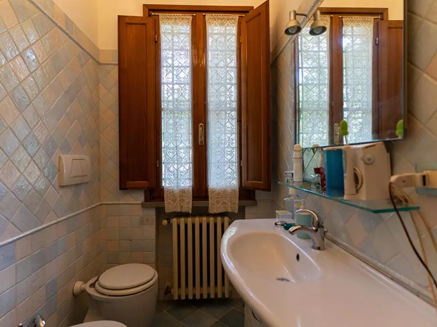 Immagine 46 di Porzione di casa in vendita  a Capraia E Limite