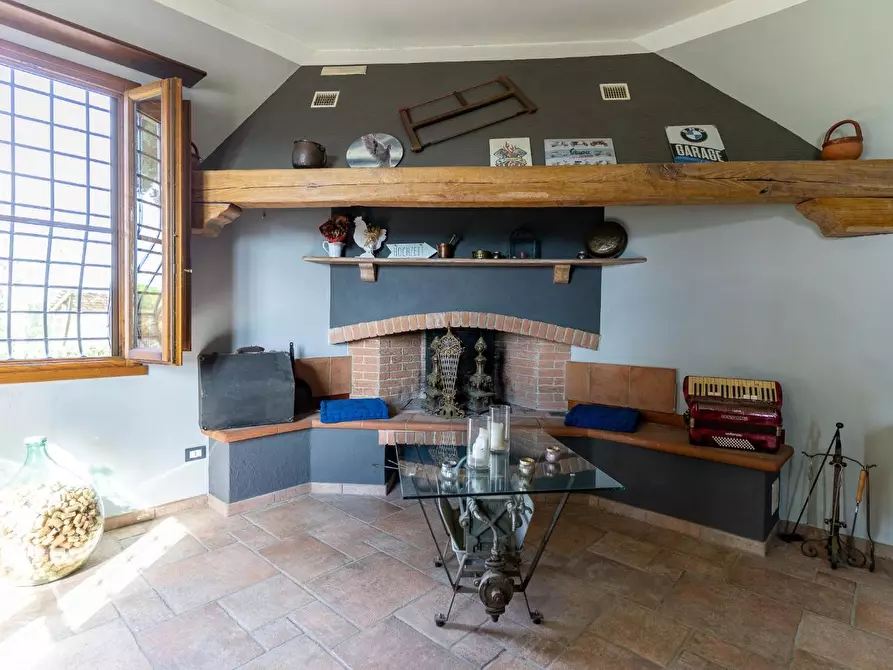 Immagine 31 di Porzione di casa in vendita  a Capraia E Limite